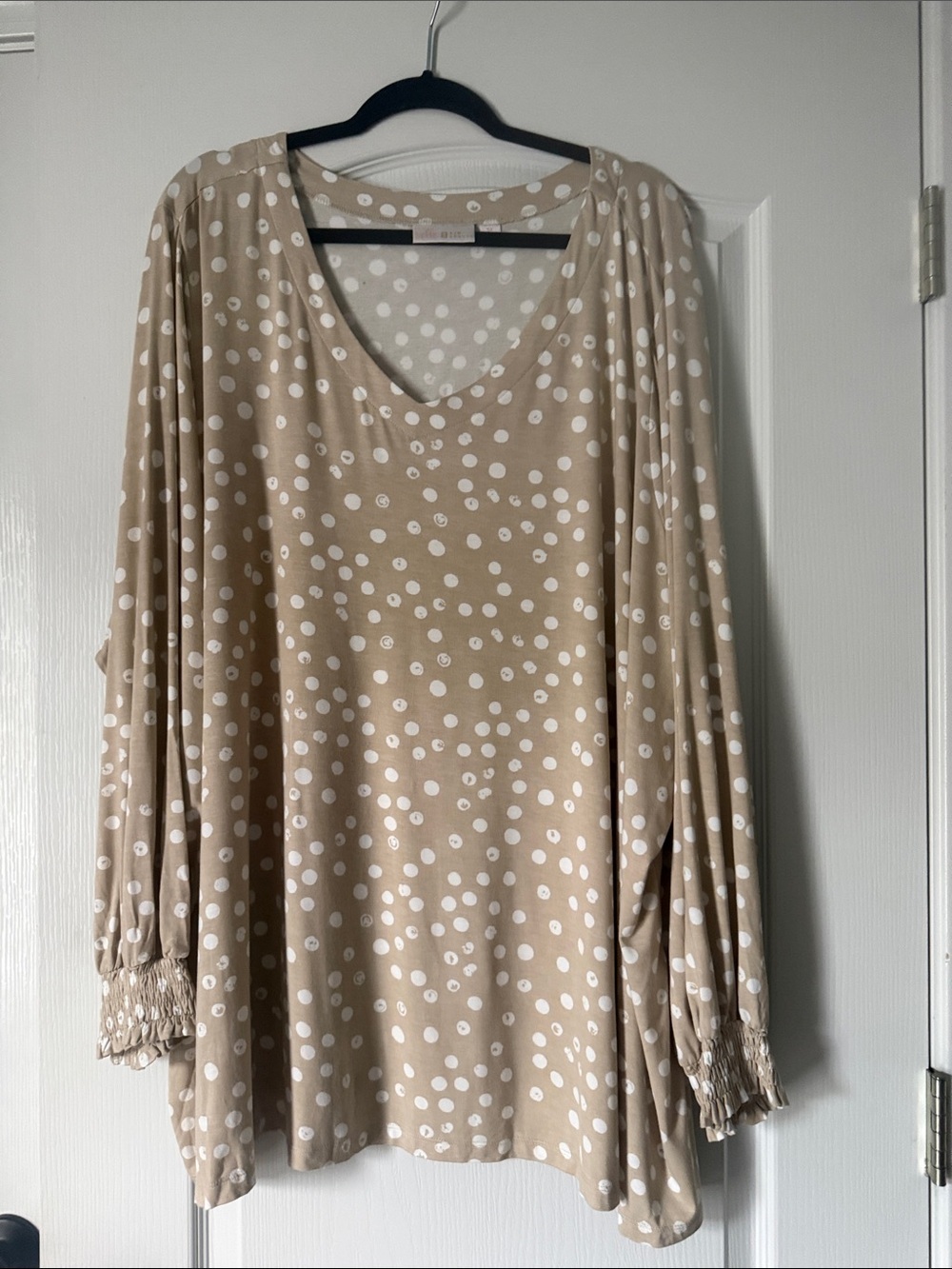 Belle by Kim Gravel Beige & White Polka Dot V-Neck Blouse Size 5X